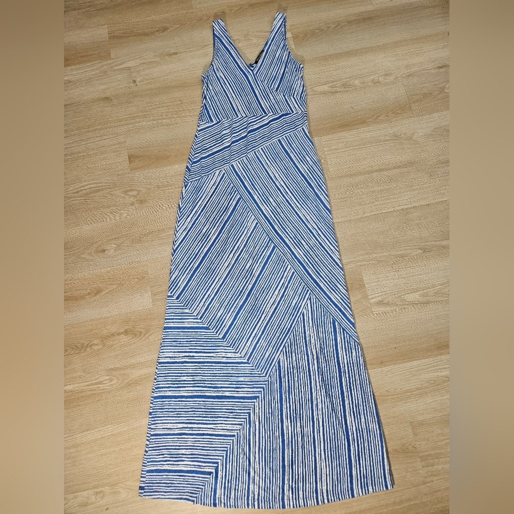 Tommy Bahama Women's Sleeveless Maxi Dress Blue And White Stripped Size Medium